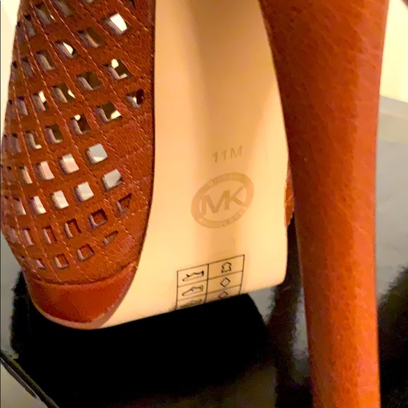 Michael Kors Sandals - Picture 4 of 5